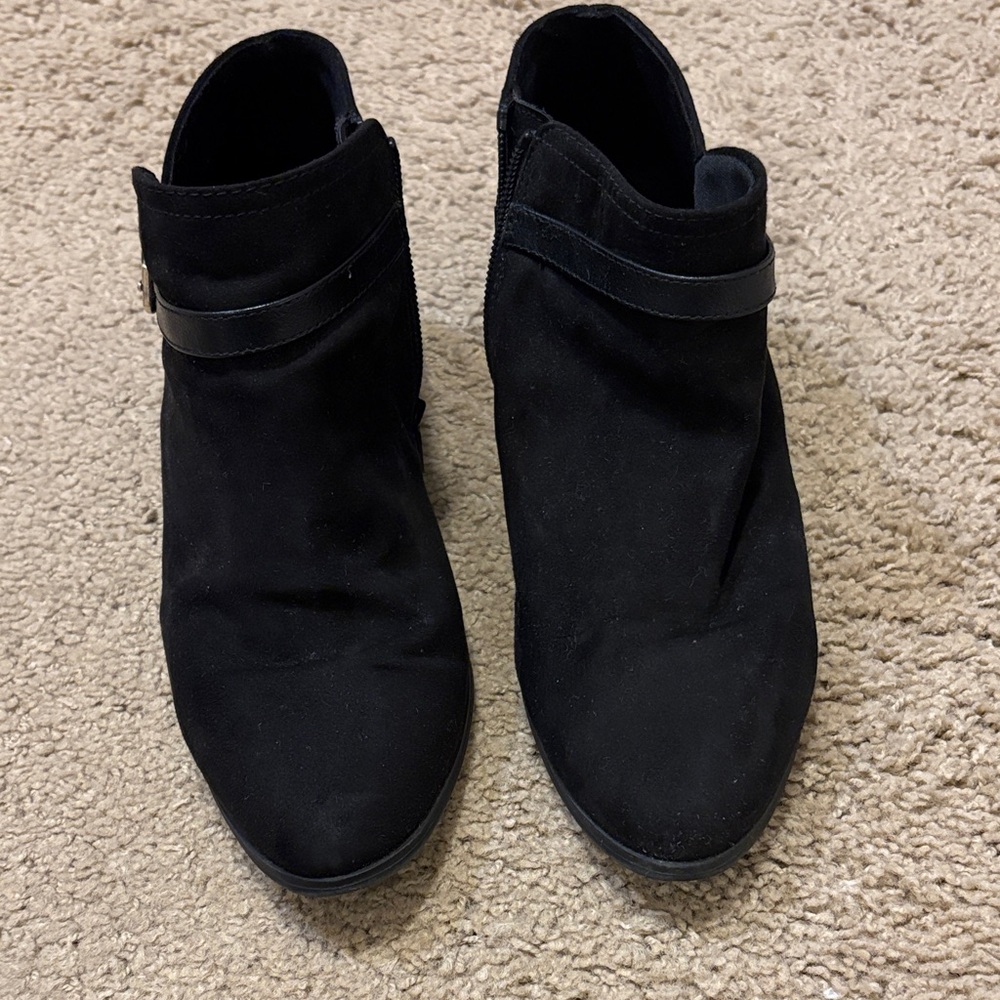 Old Navy Elegant Black Women's Ankle Boots Size 8